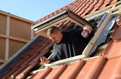 Pose de fenêtres de toit Velux à Fléré-la-Rivière